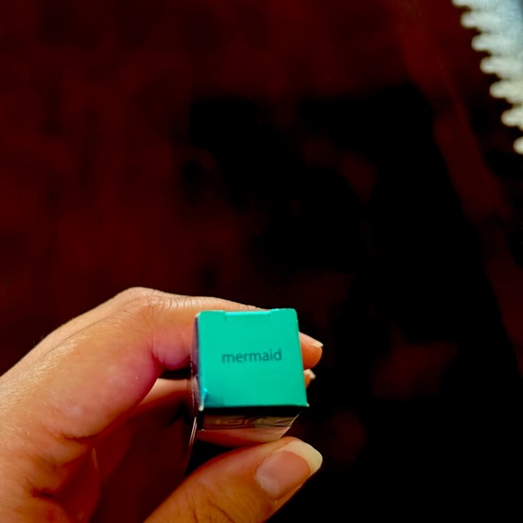 tarte Mermaid Holographic lipgloss - Picture 3 of 5